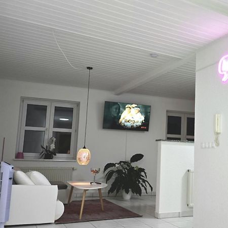 Happy Homes Pink - Up To 5 - Kueche - W-Lan - Netflix - Honig - Badewanne Nidda Exterior photo