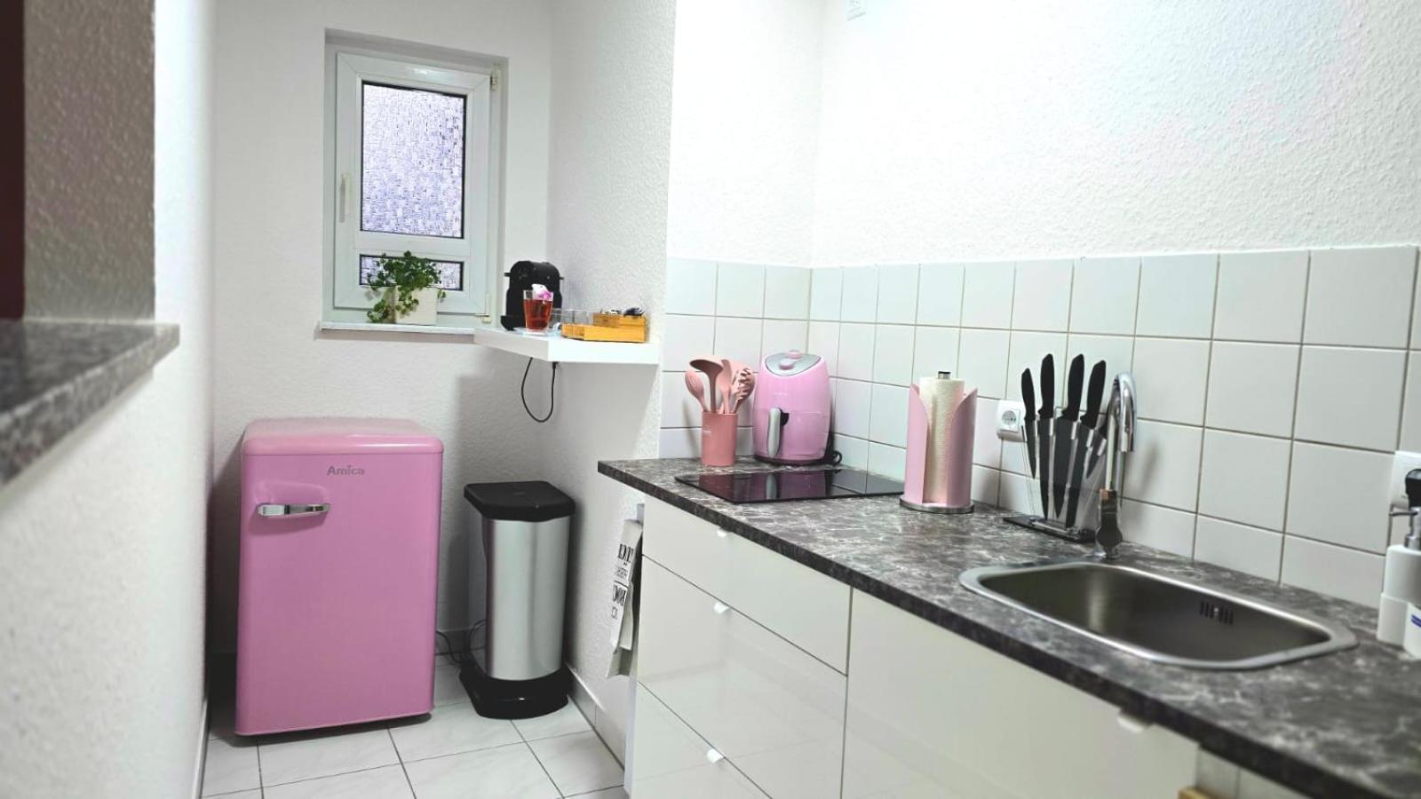 Happy Homes Pink - Up To 5 - Kueche - W-Lan - Netflix - Honig - Badewanne Nidda Exterior photo