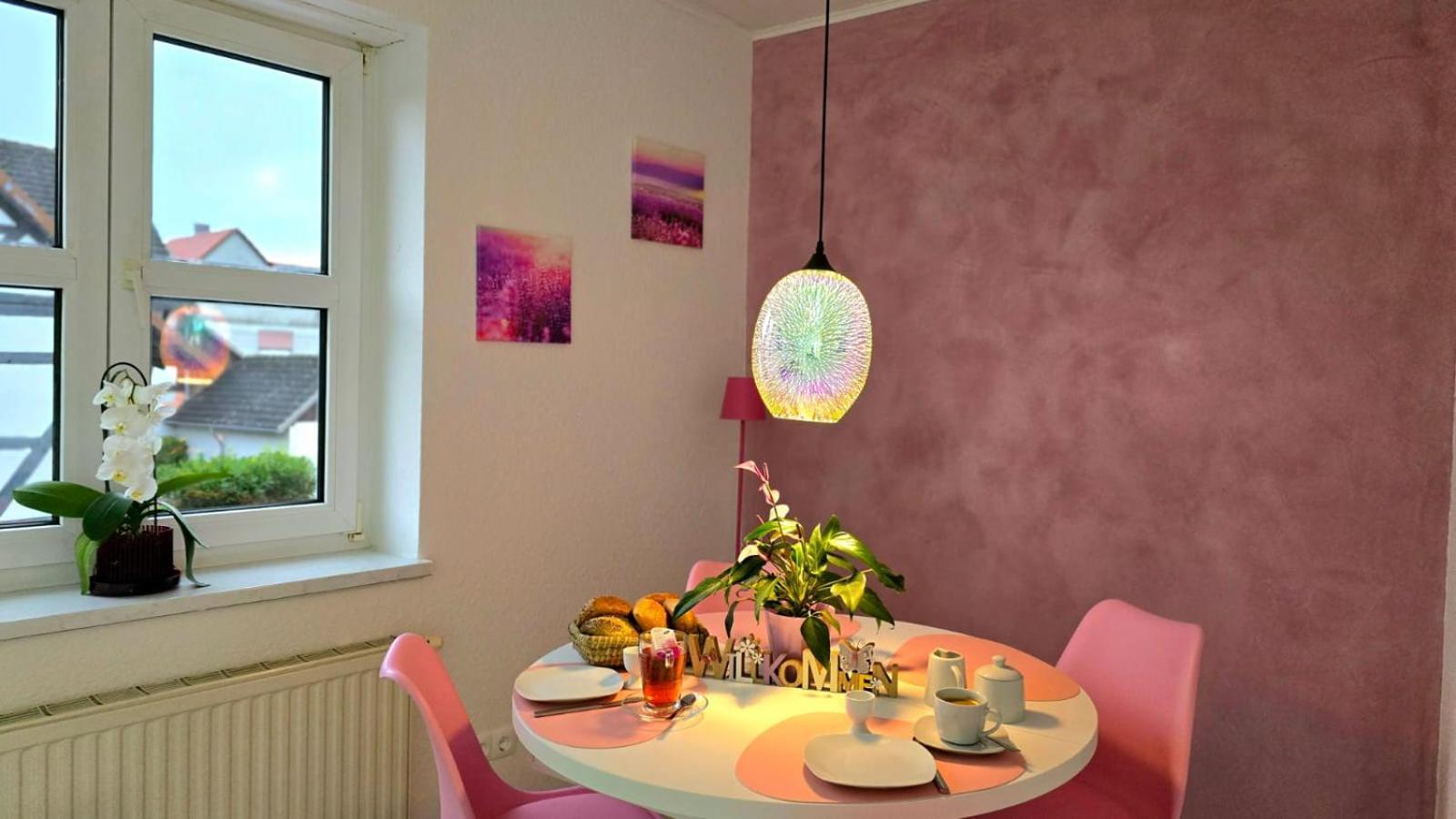 Happy Homes Pink - Up To 5 - Kueche - W-Lan - Netflix - Honig - Badewanne Nidda Exterior photo