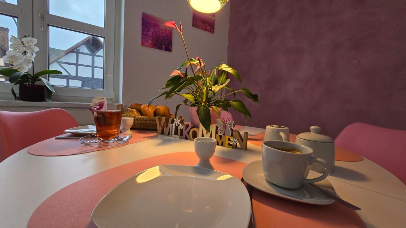 Happy Homes Pink - Up To 5 - Kueche - W-Lan - Netflix - Honig - Badewanne Nidda Exterior photo