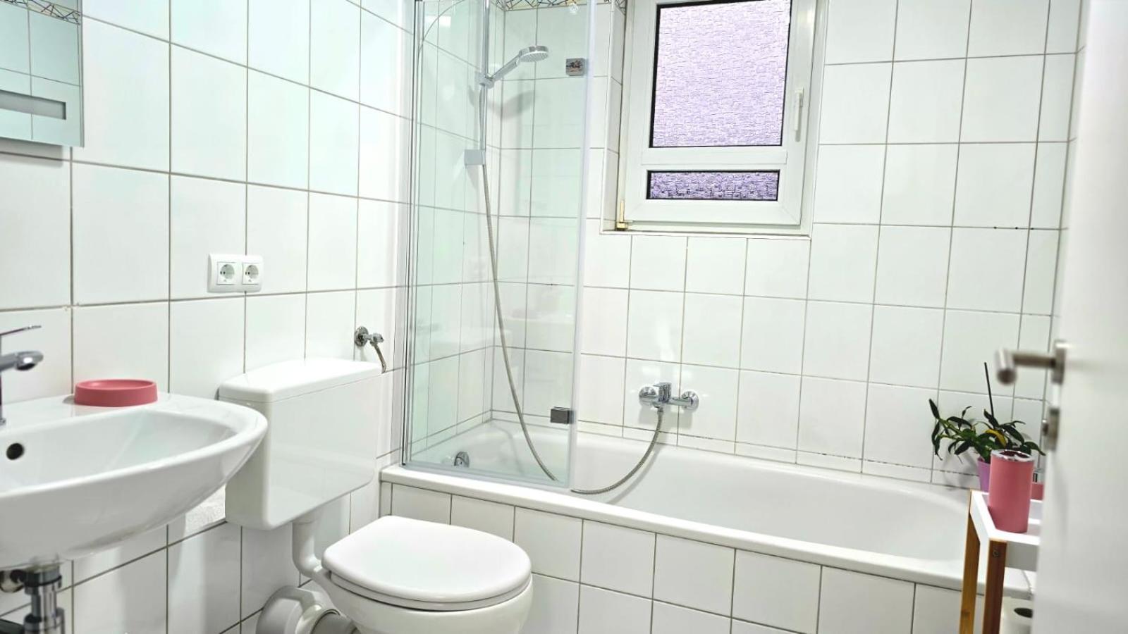 Happy Homes Pink - Up To 5 - Kueche - W-Lan - Netflix - Honig - Badewanne Nidda Exterior photo